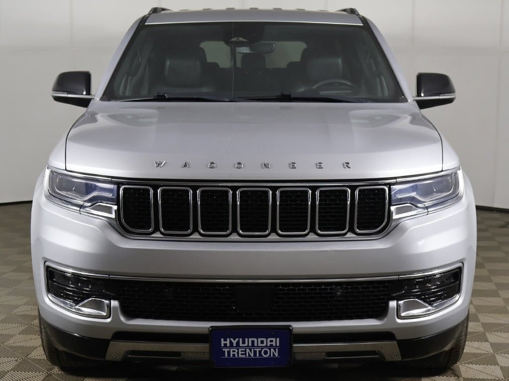 Used 2024 Jeep Wagoneer L Series III w/ Flexible Seating Group AWD/4WD image 16