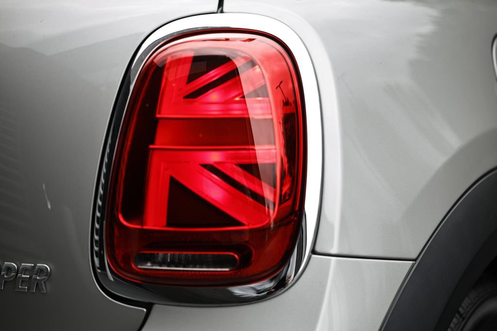 Used 2024 MINI Cooper 2-Door Hardtop FWD image 8
