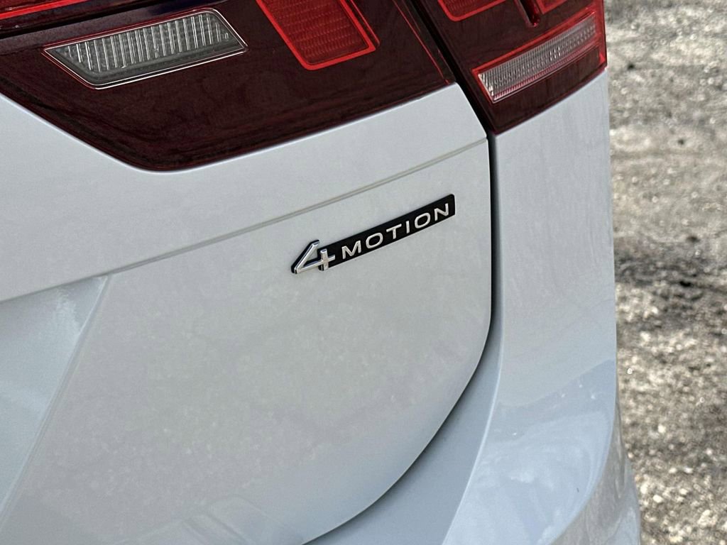 Certified 2023 Volkswagen Tiguan SE w/ Panoramic Sunroof Package image 13