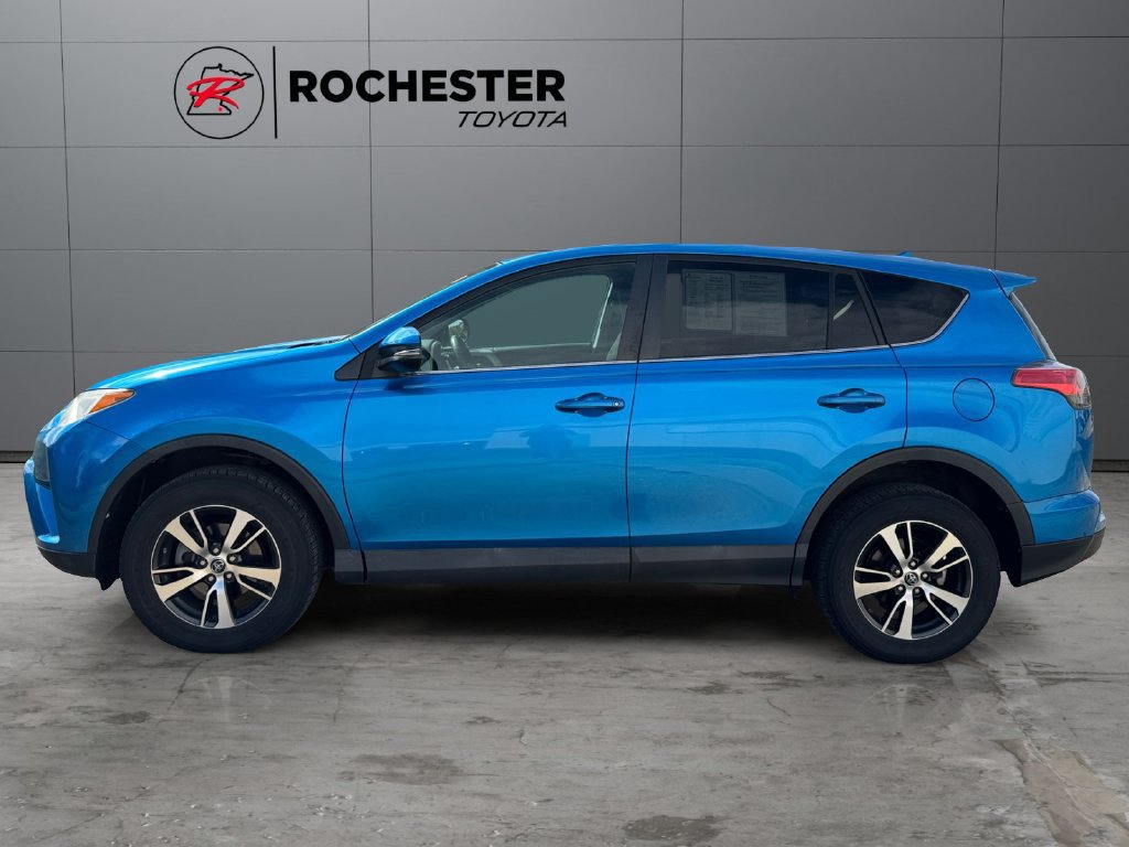 Certified 2018 Toyota RAV4 XLE AWD/4WD image 2