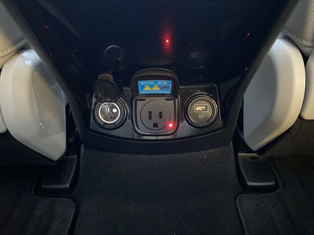 Used 2023 Kia Sorento SX Prestige w/ Panoramic Sunroof Package image 37