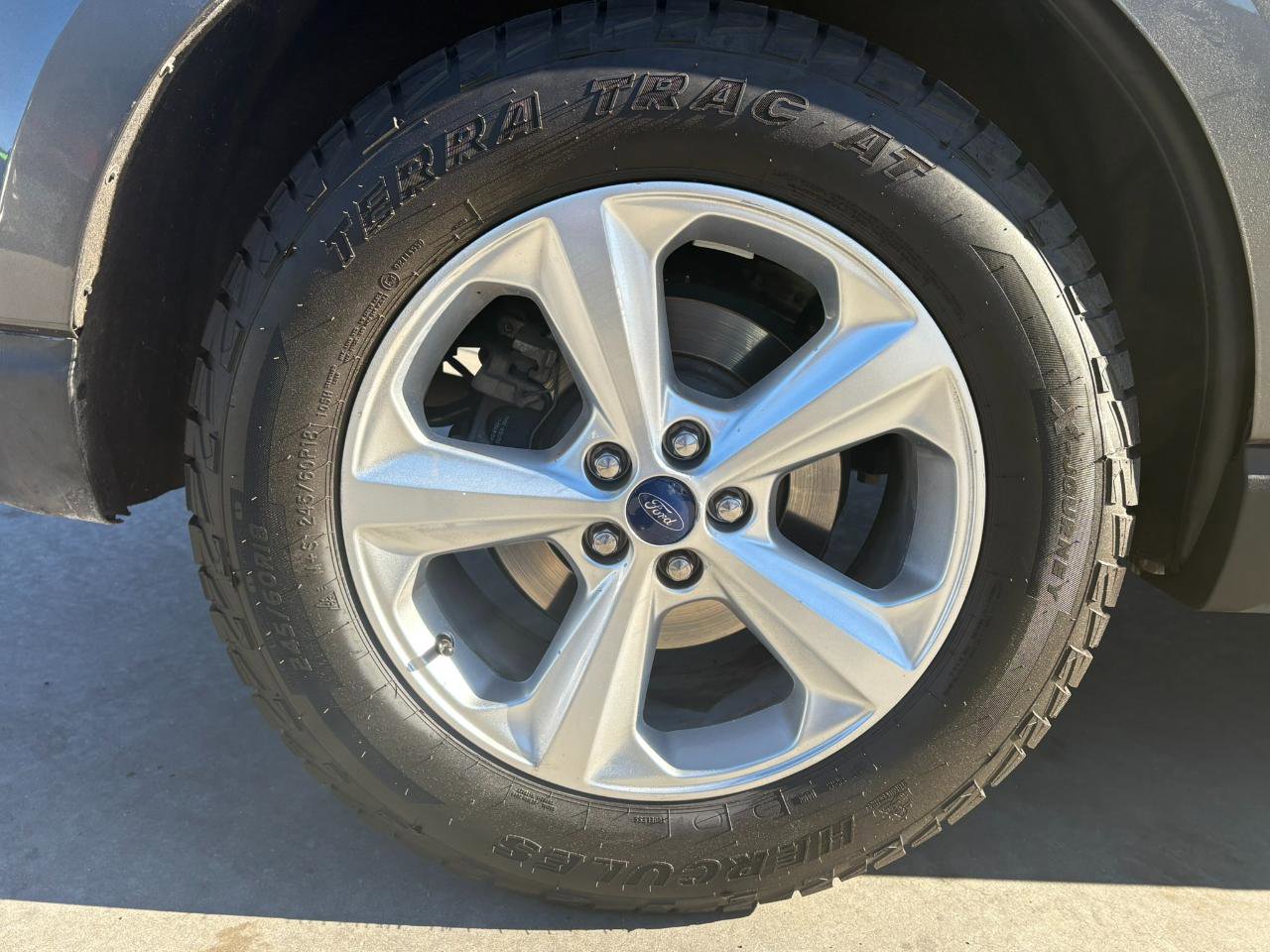 Used 2016 Ford Edge SE FWD image 38