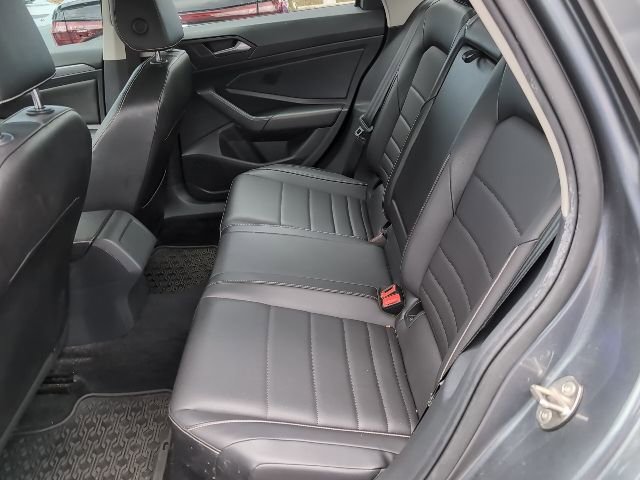 Used 2023 Volkswagen Jetta SE image 24