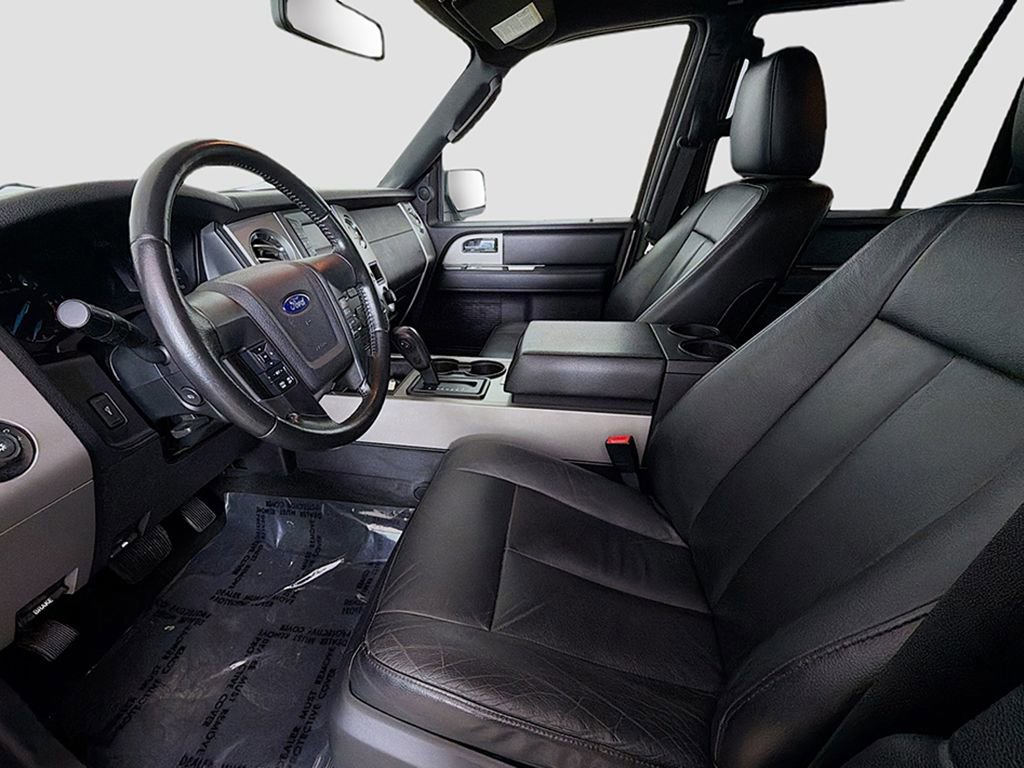 Used 2017 Ford Expedition XLT w/ Equipment Group 201A AWD/4WD image 17