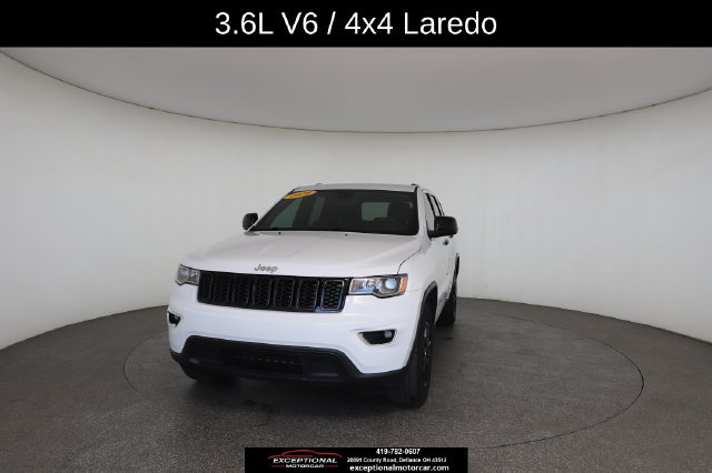 Used 2020 Jeep Grand Cherokee Laredo AWD/4WD image 31