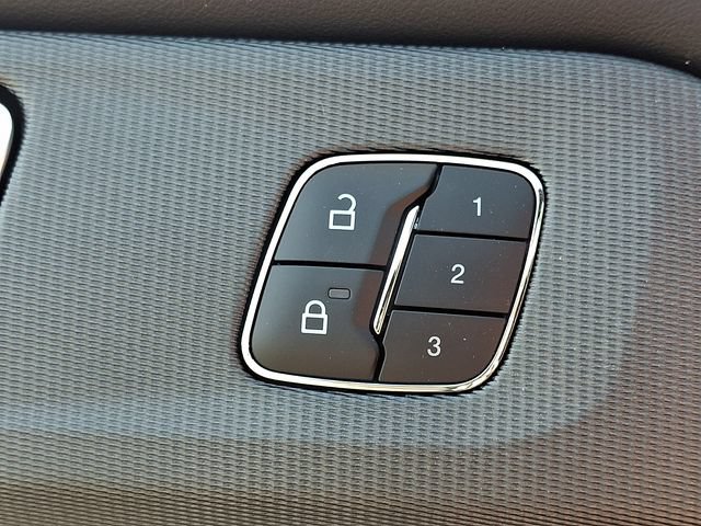 Used 2025 Ford Explorer ST AWD/4WD image 27