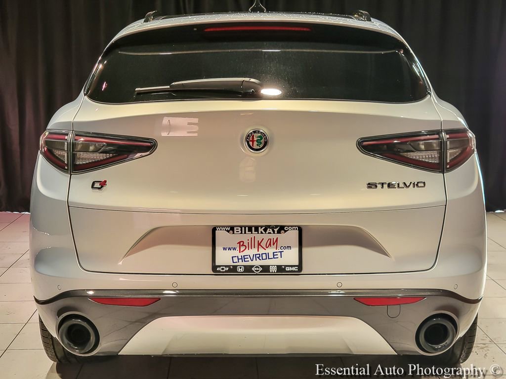 Used 2024 Alfa Romeo Stelvio Ti w/ Performance Driving Package AWD/4WD image 9