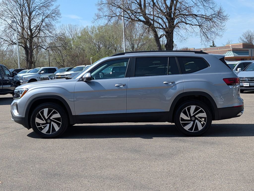Used 2025 Volkswagen Atlas SE AWD/4WD image 6