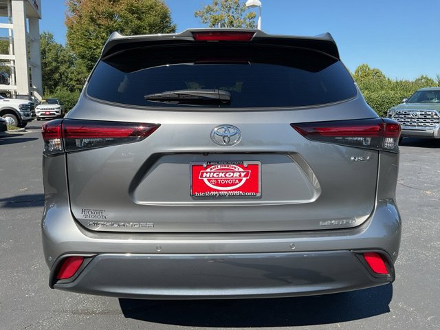 Used 2026 Toyota Highlander Limited AWD/4WD image 9