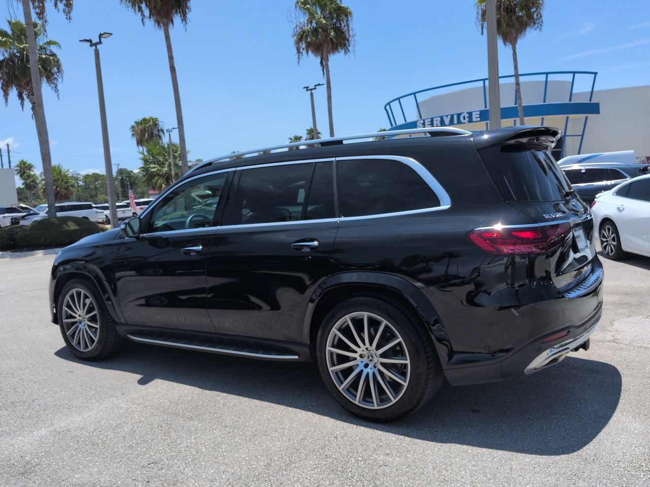 Used 2024 Mercedes-Benz GLS 580 4MATIC image 6