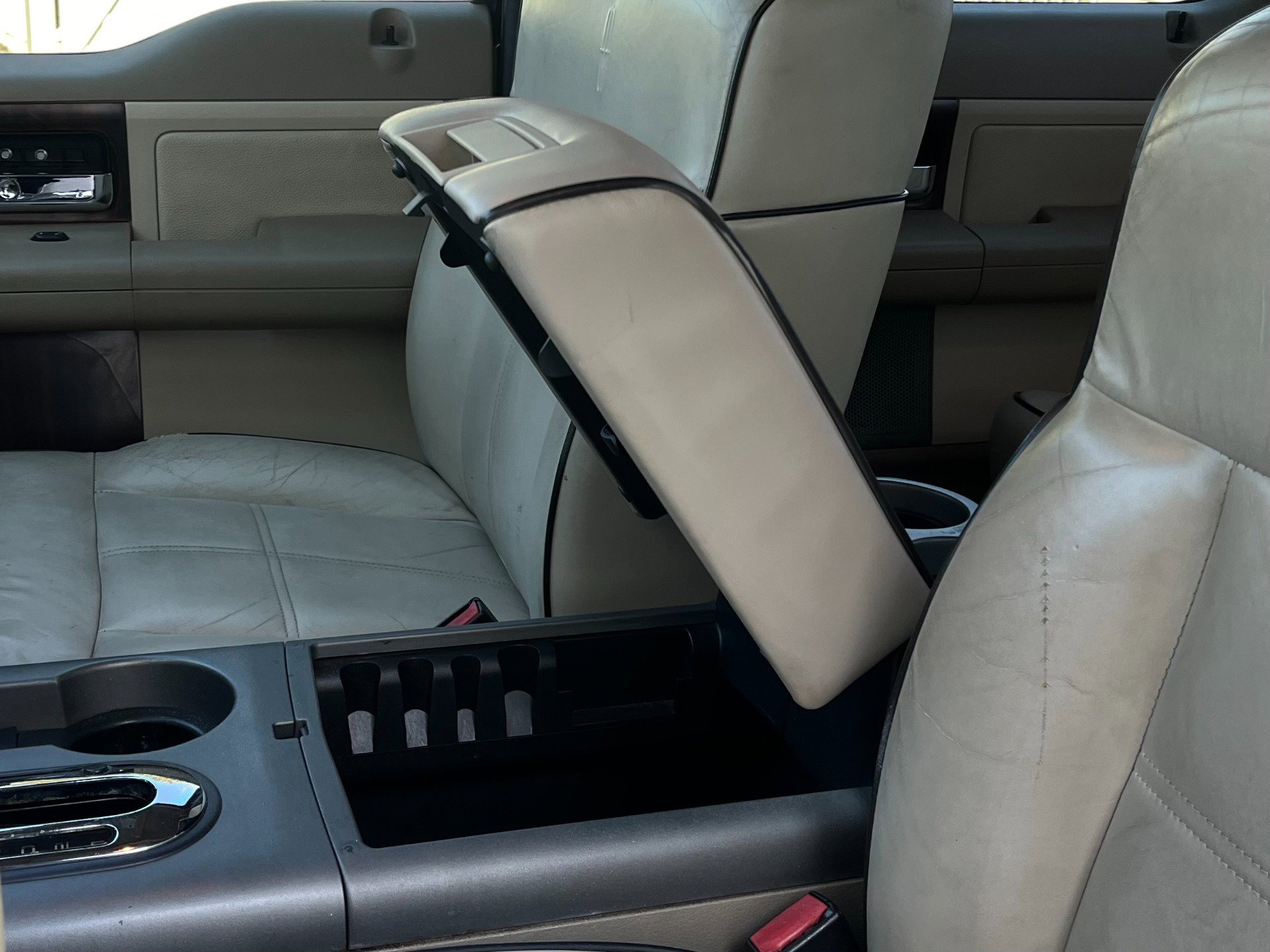 Used 2006 Lincoln Mark LT 4x4 image 22