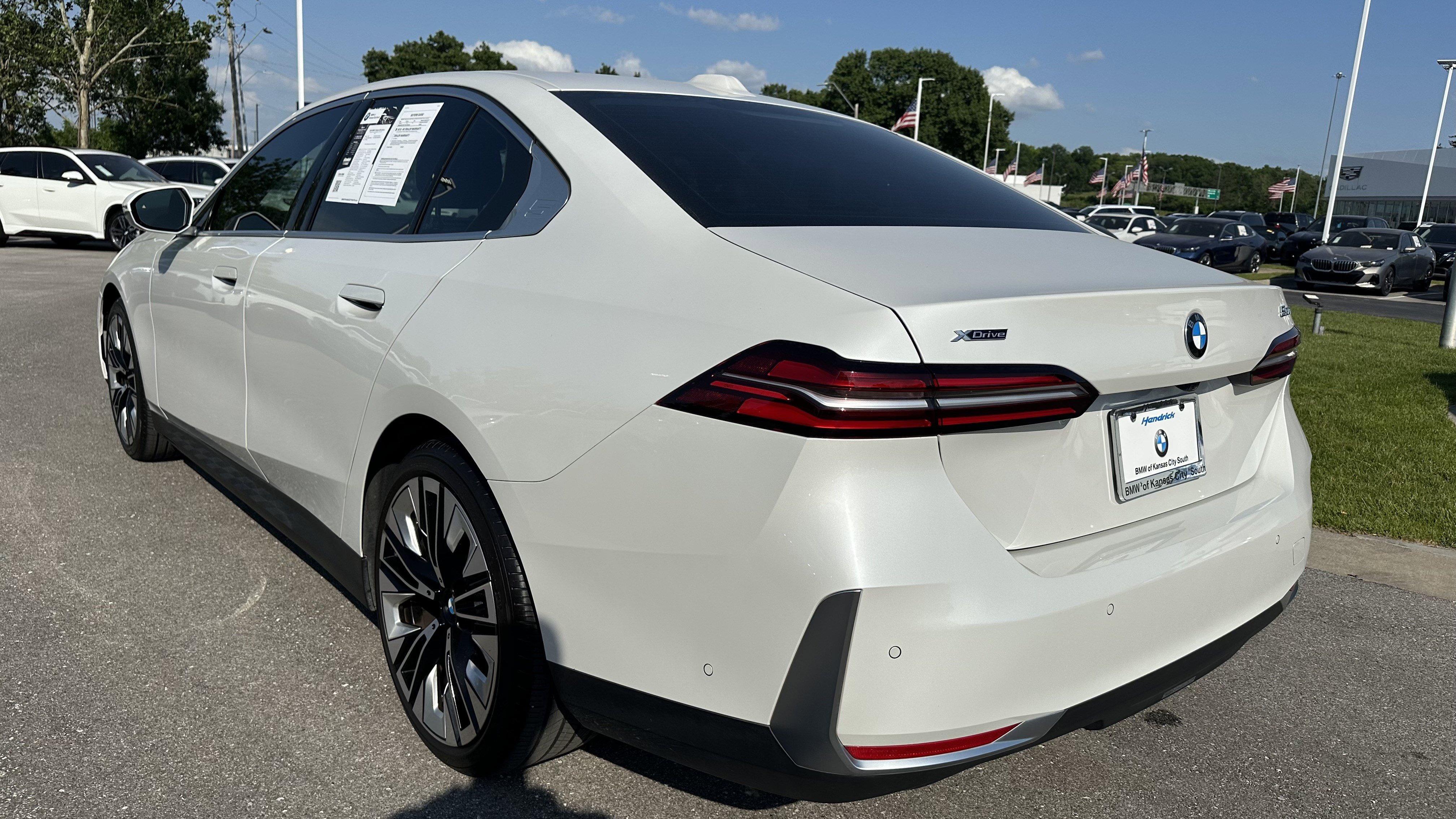 Certified 2024 BMW 530i xDrive w/ Premium Package AWD/4WD image 8