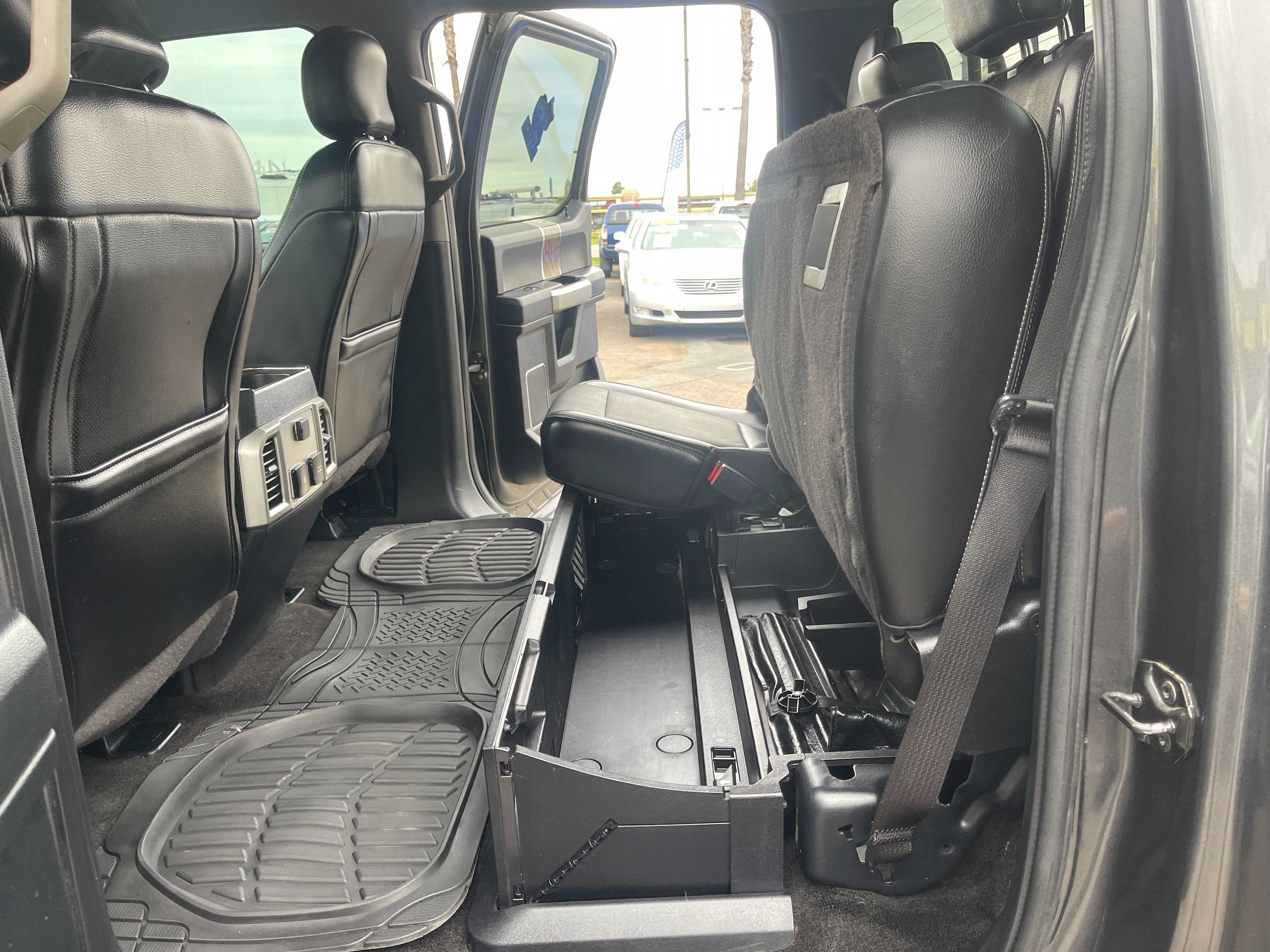 Used 2017 Ford F250 Lariat w/ Lariat Value Package AWD/4WD image 17