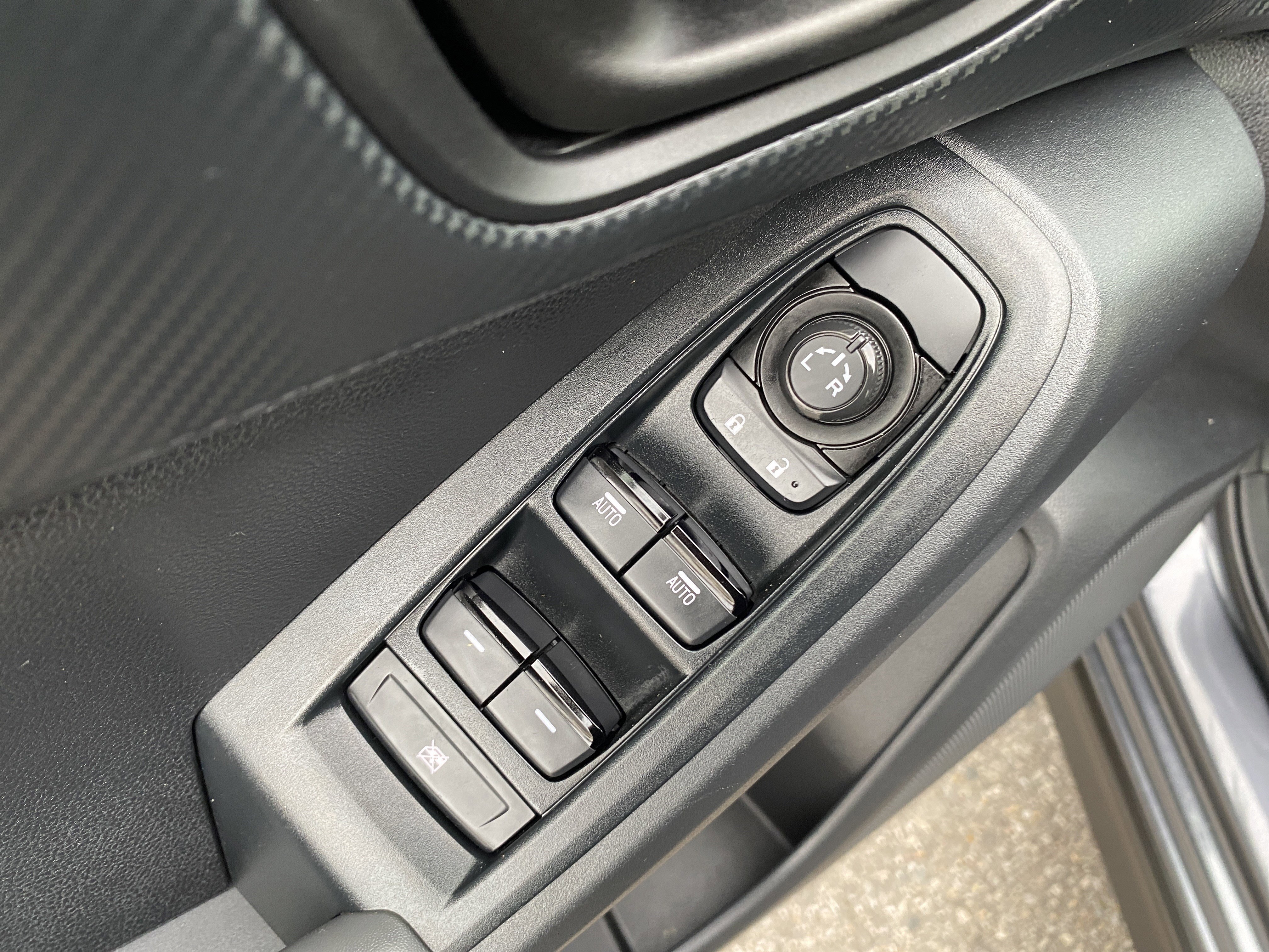 Used 2025 Subaru Crosstrek 2.0i Premium w/ Crosstrek Mirror Package image 18