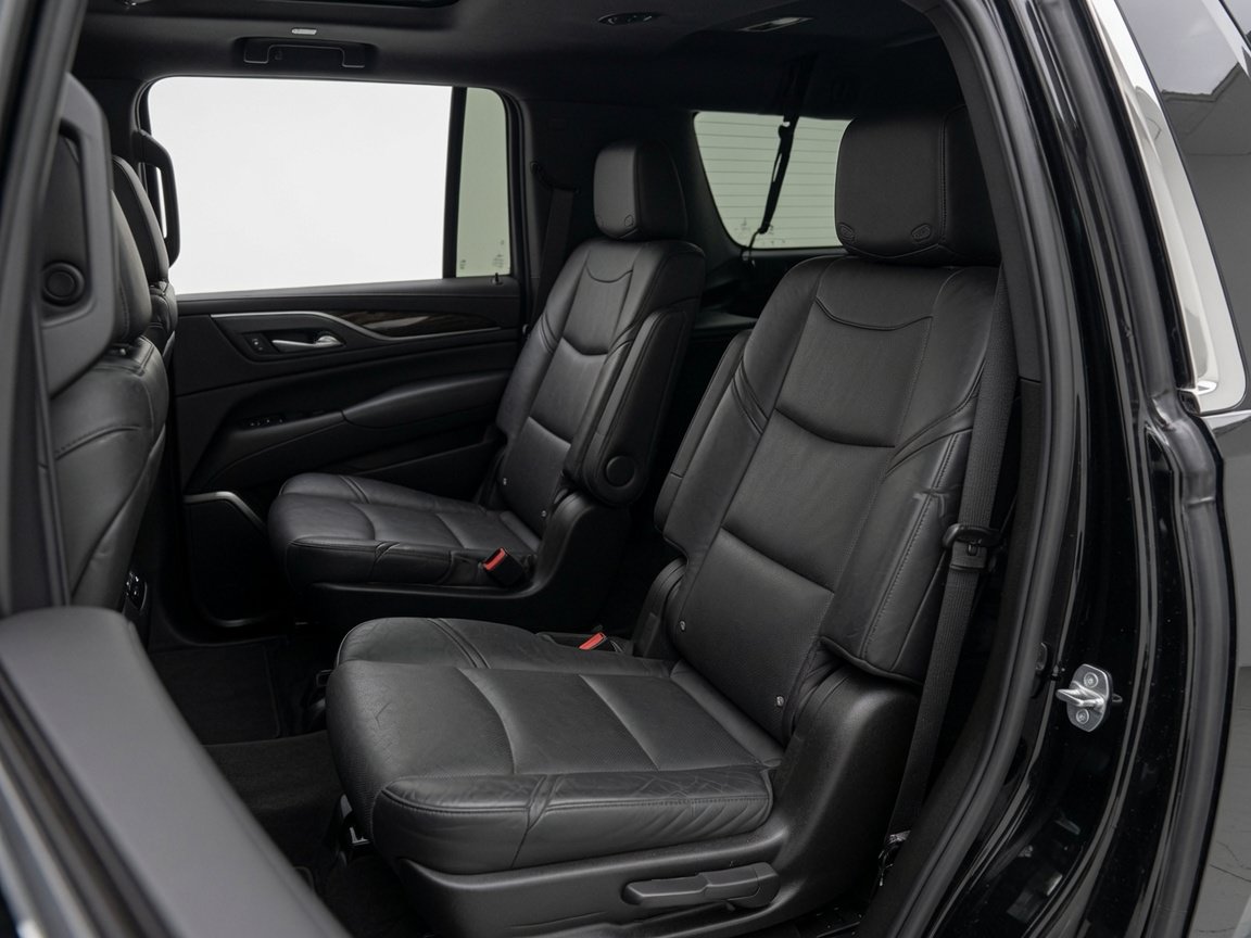 Used 2018 Cadillac Escalade ESV Luxury AWD/4WD image 5