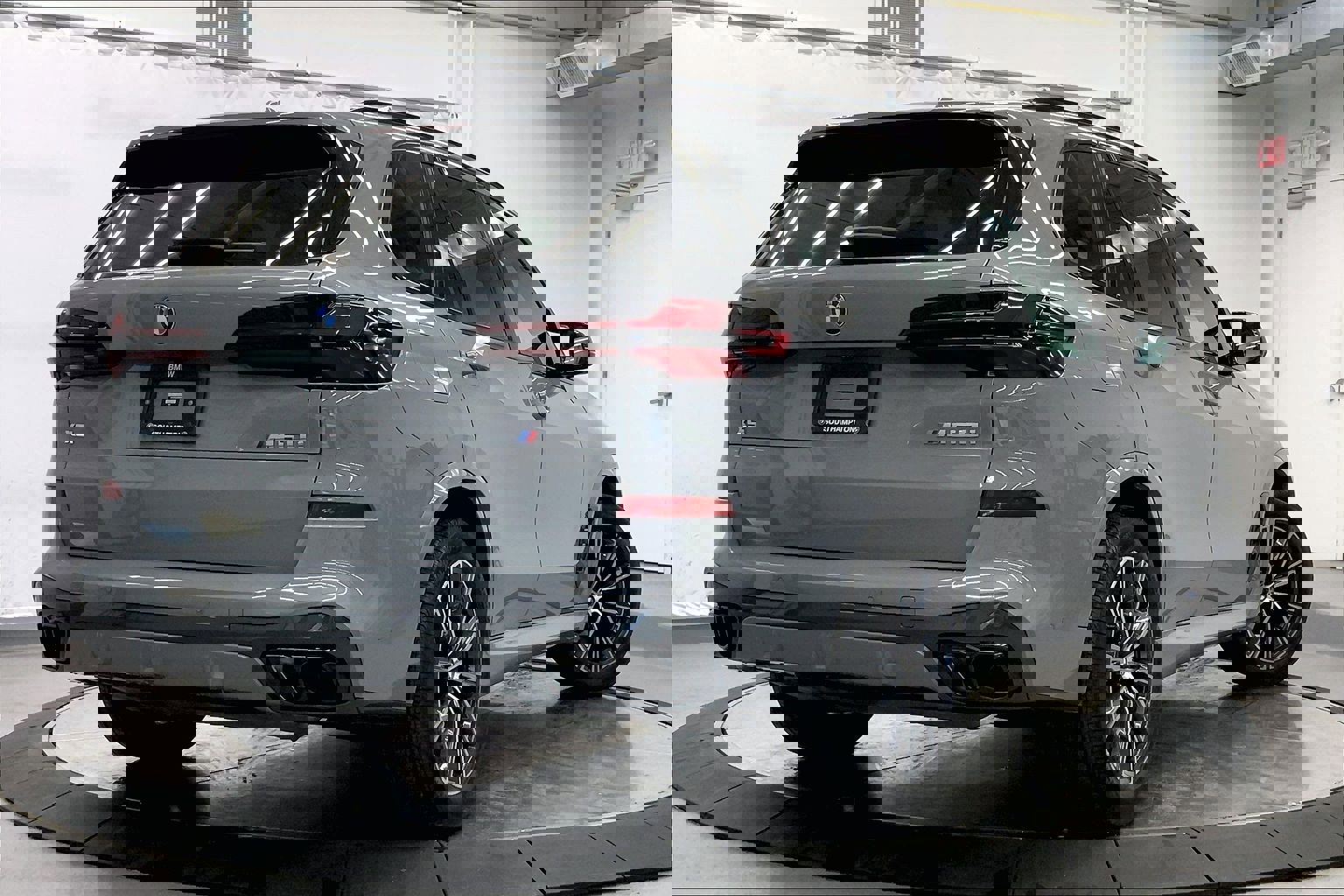 Used 2024 BMW X5 M60i image 15