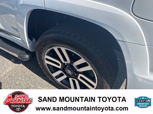 Used 2024 Toyota 4Runner Limited AWD/4WD image 10