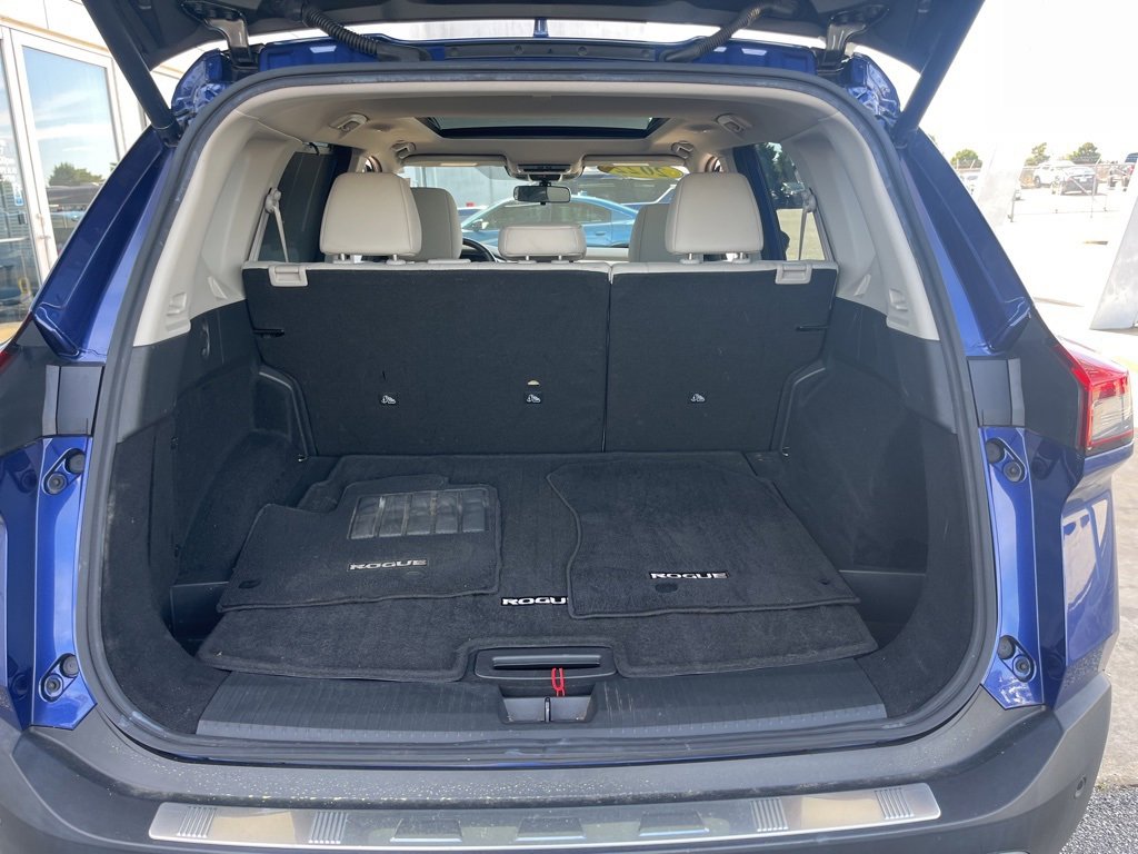 Used 2022 Nissan Rogue SV w/ SV Premium Package image 28