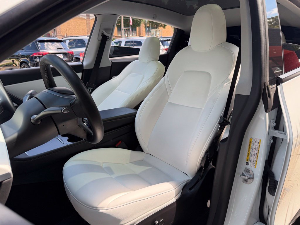 Used 2022 Tesla Model Y Performance AWD/4WD image 26