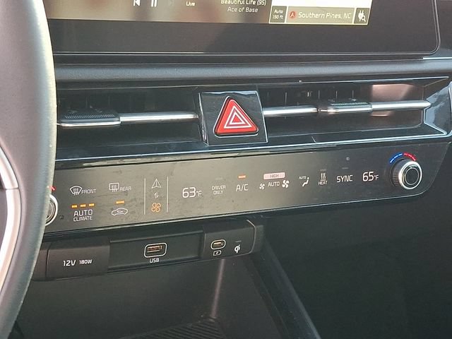 Certified 2024 Kia Niro Wind FWD image 17
