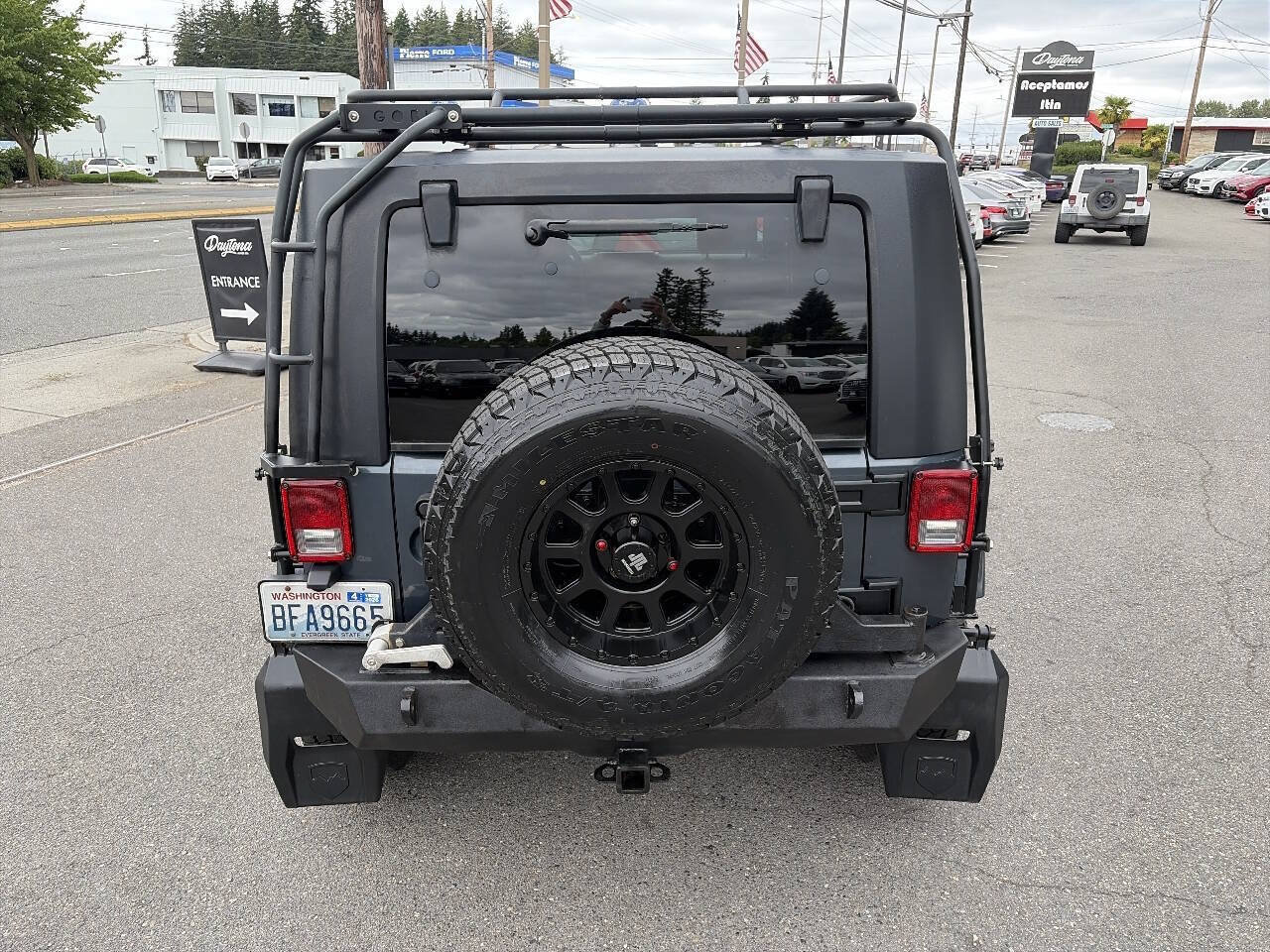 Used 2008 Jeep Wrangler Unlimited Sahara AWD/4WD image 5