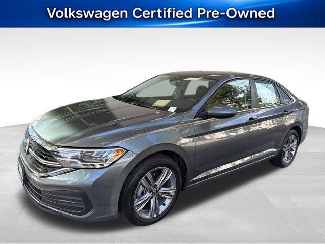 Certified 2022 Volkswagen Jetta SE image 1