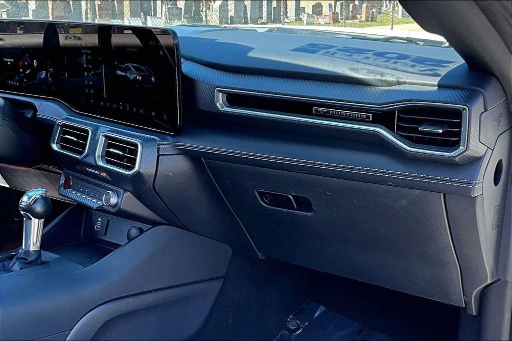 Used 2025 Ford Mustang Premium image 14