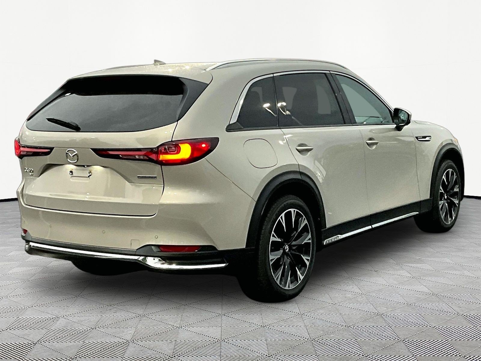 Used 2024 MAZDA CX-90 Plug-In Hybrid w/ Premium Plus AWD/4WD image 5