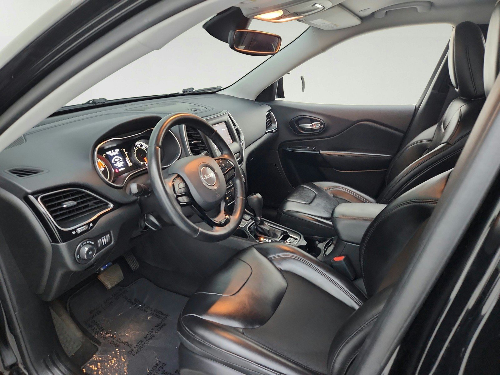 Used 2021 Jeep Cherokee Latitude Plus FWD image 16