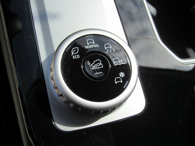 New 2025 Mitsubishi Outlander SE image 21