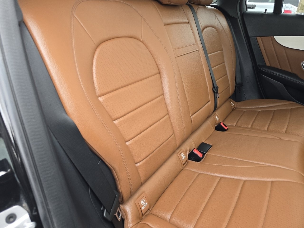 Used 2022 Mercedes-Benz GLC 300 4MATIC SUV image 23