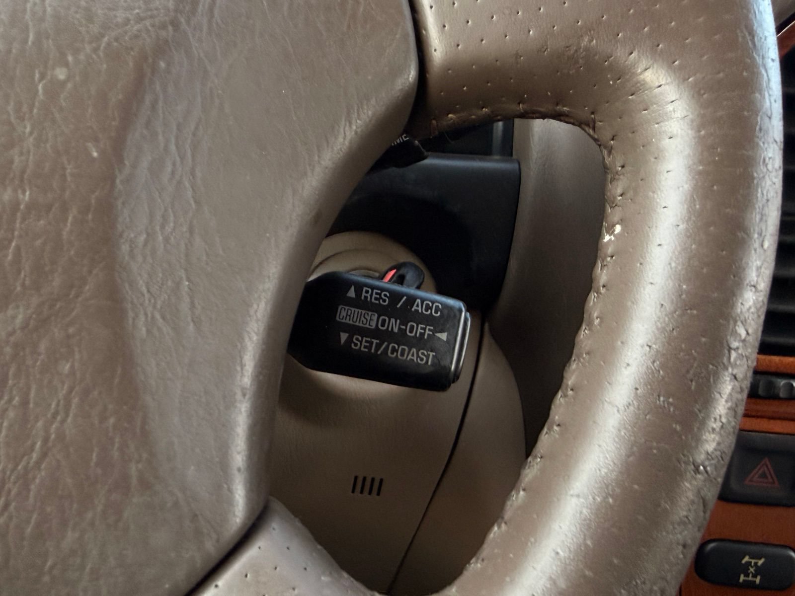 Used 1999 Lexus LX 470 4WD image 40