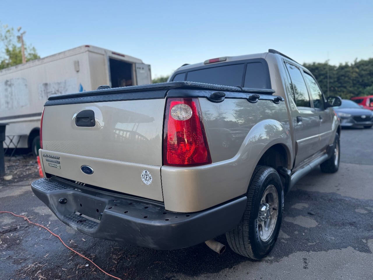 Used 2005 Ford Explorer Sport Trac XLT AWD/4WD image 3