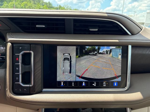 Used 2022 GMC Yukon XL Denali AWD/4WD image 17