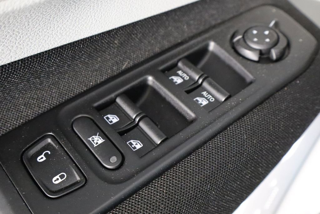 Used 2021 Jeep Renegade Latitude w/ Sun & Sound Group AWD/4WD image 20