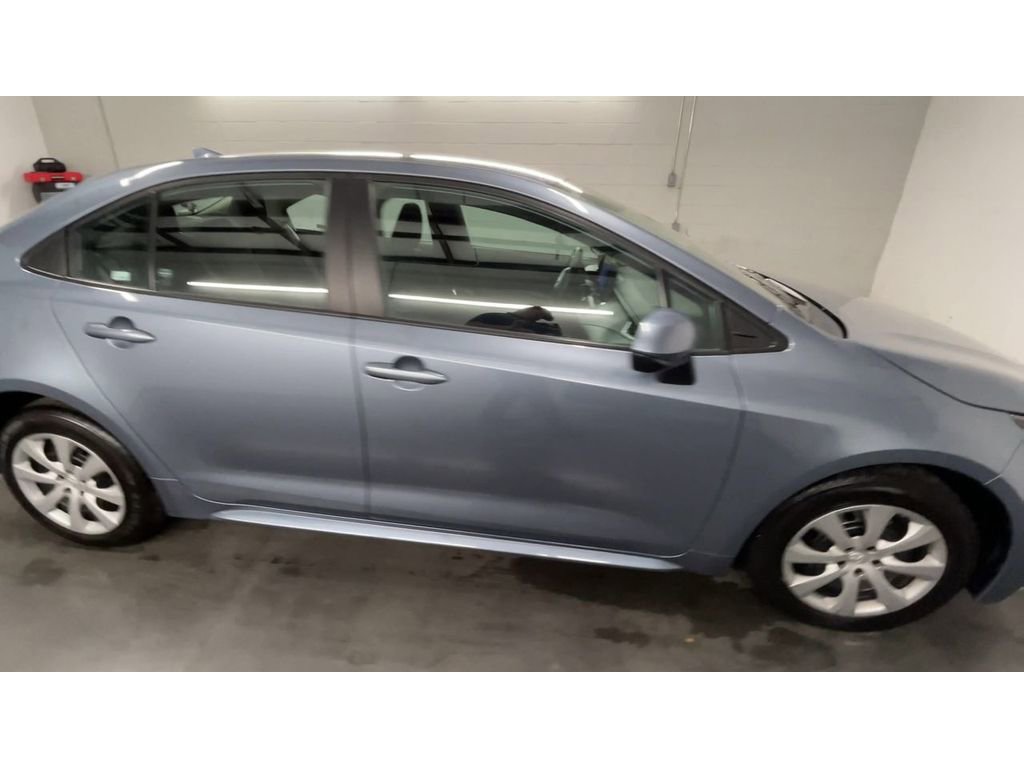 Used 2023 Toyota Corolla LE image 2