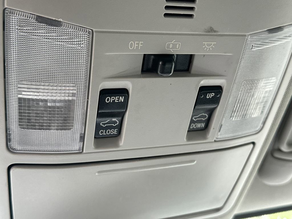 Used 2017 Toyota RAV4 Limited FWD image 32