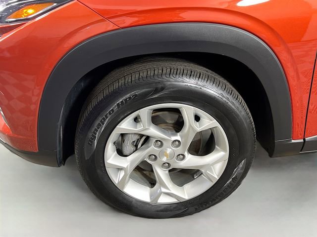 Used 2024 Chevrolet Trax LS w/ LS Convenience Package FWD image 4