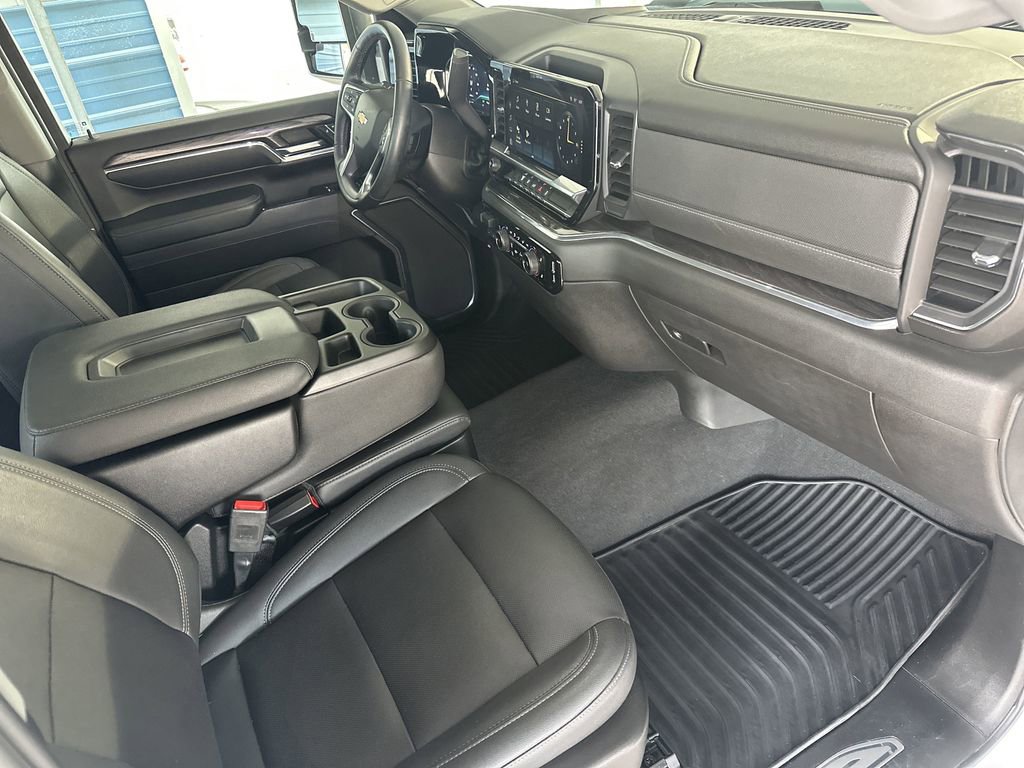 Certified 2024 Chevrolet Silverado 2500 LTZ image 38