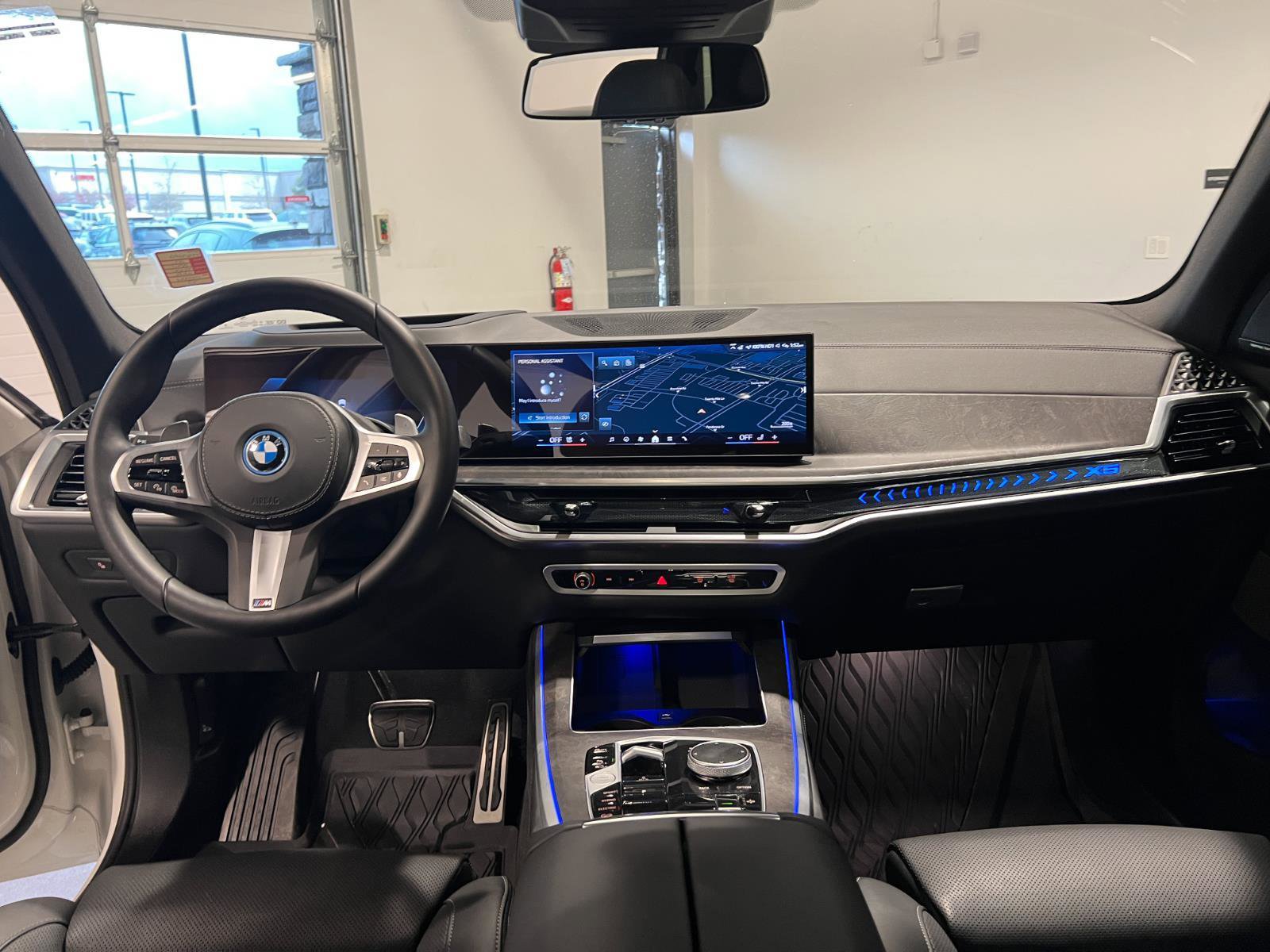 Used 2025 BMW X5 xDrive50e w/ M Sport Package image 31