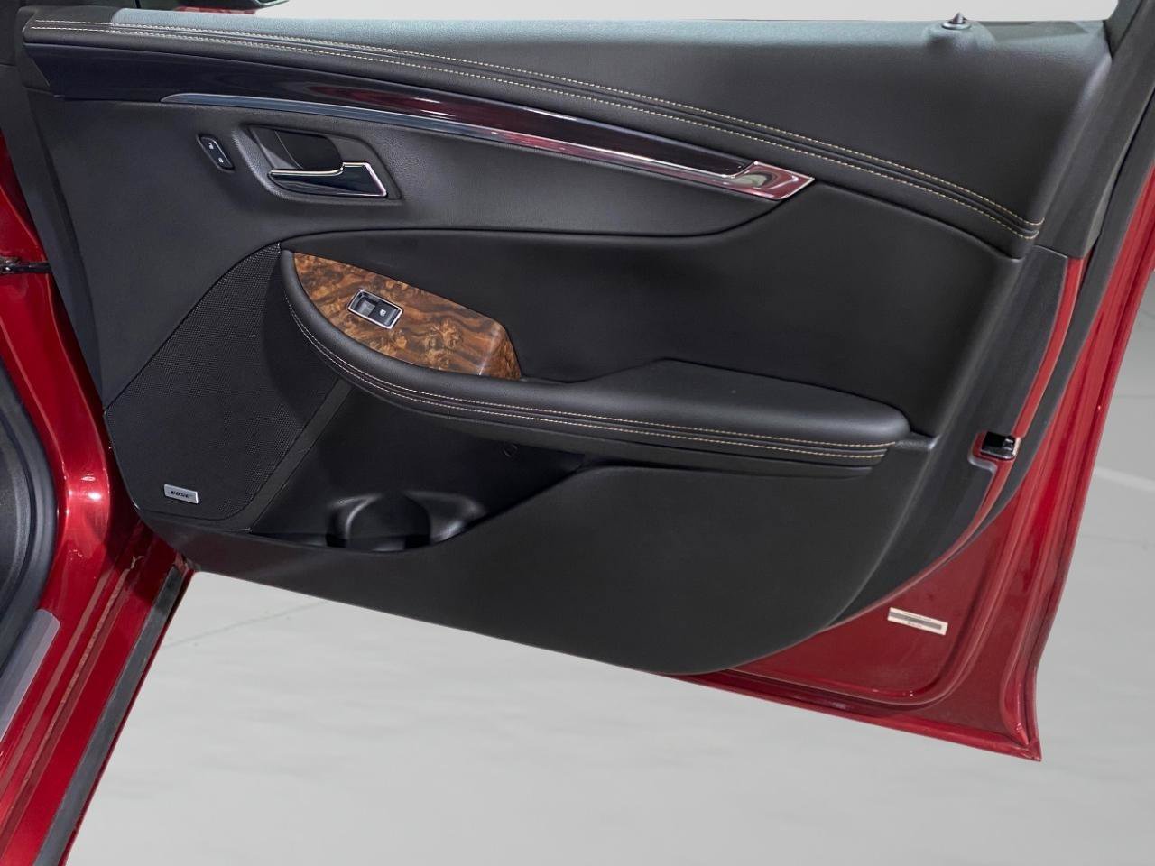 Used 2015 Chevrolet Impala LTZ FWD image 32