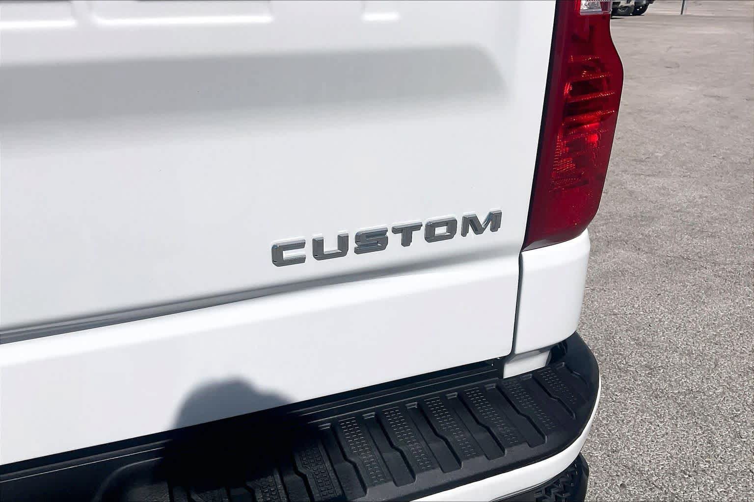 Used 2025 Chevrolet Silverado 1500 Custom w/ Turbomax Blackout Package RWD image 10