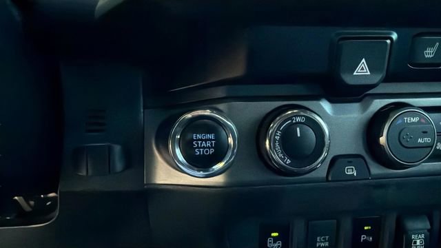 Used 2019 Toyota Tacoma TRD Sport image 30