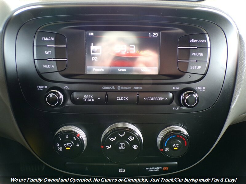 Used 2015 Kia Soul + FWD image 35
