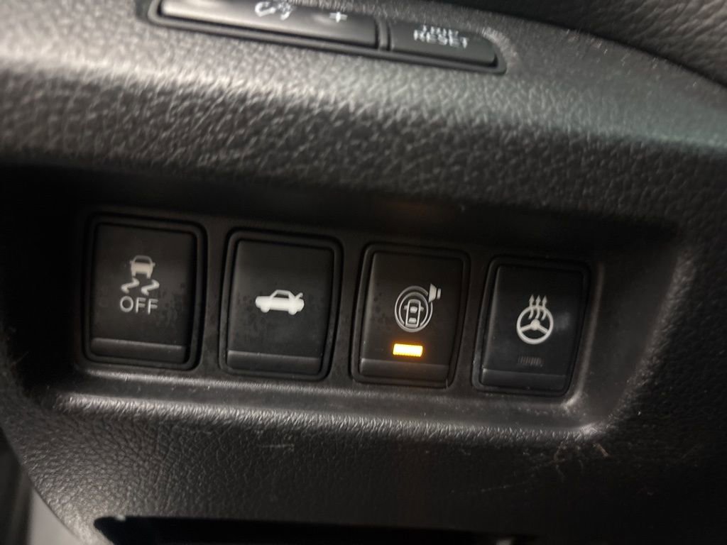 Used 2013 Nissan Altima 2.5 SL w/ Technology Pkg image 17