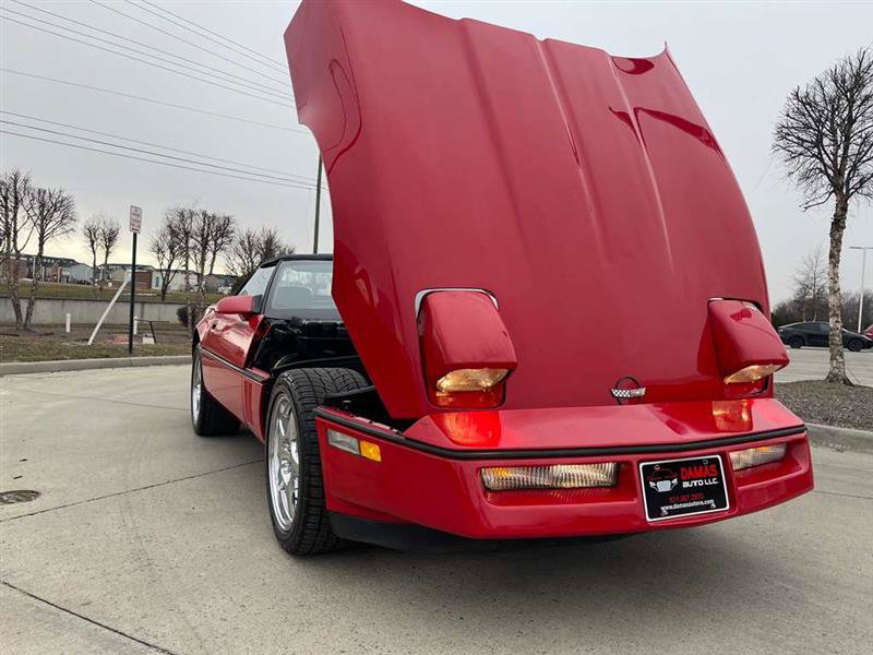 Used 1990 Chevrolet Corvette Convertible RWD image 88