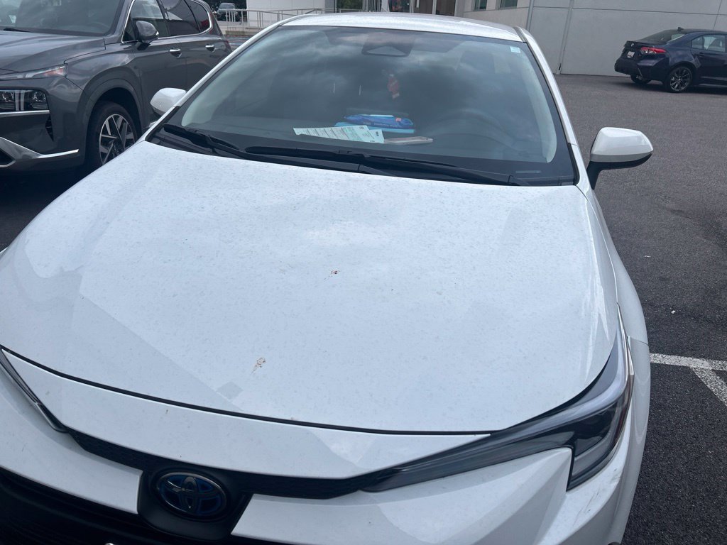Used 2025 Toyota Corolla LE FWD image 4