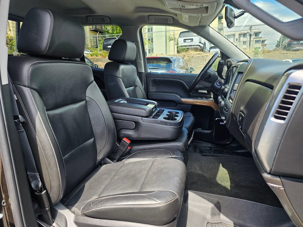 Used 2018 Chevrolet Silverado 1500 LTZ w/ LTZ Plus Package AWD/4WD image 11
