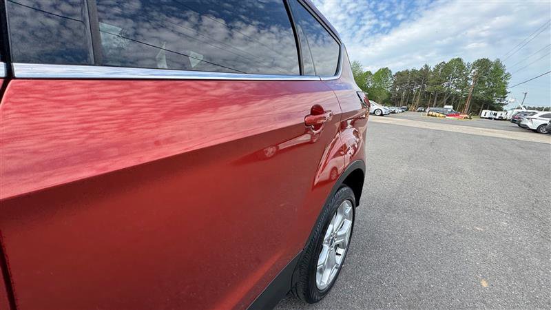 Used 2019 Ford Escape Titanium AWD/4WD image 13