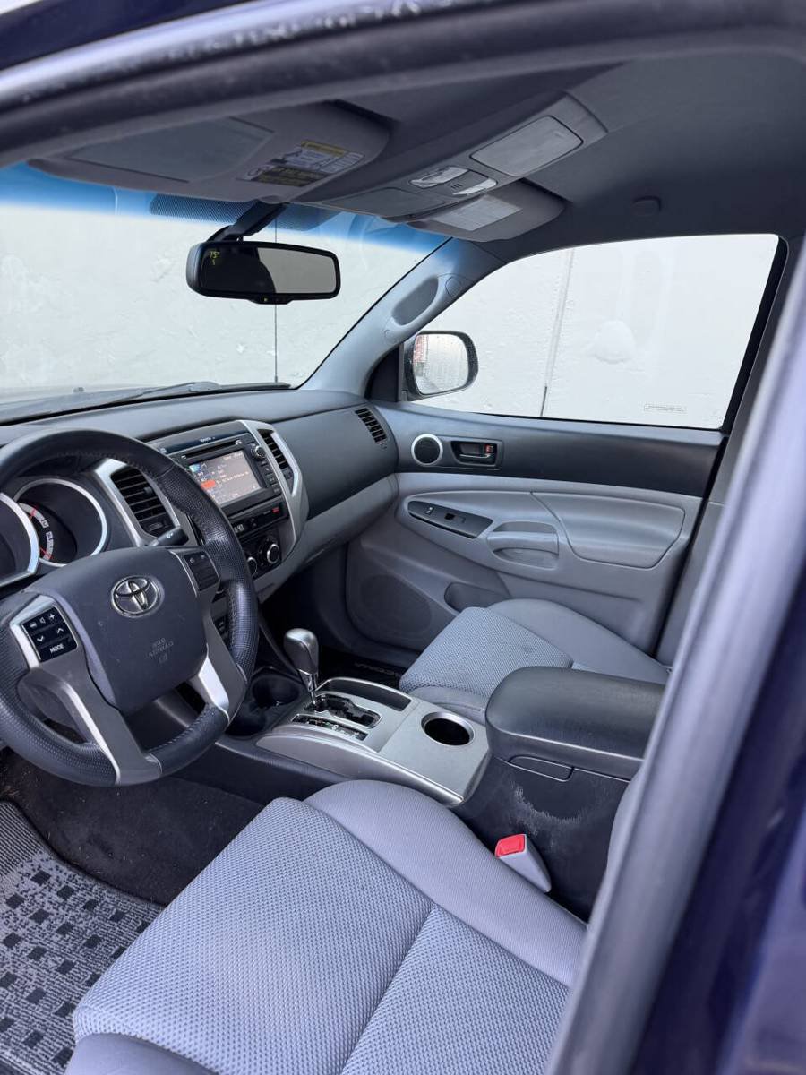 Used 2013 Toyota Tacoma 4x4 Double Cab w/ TRD Off-Road Pkg image 9